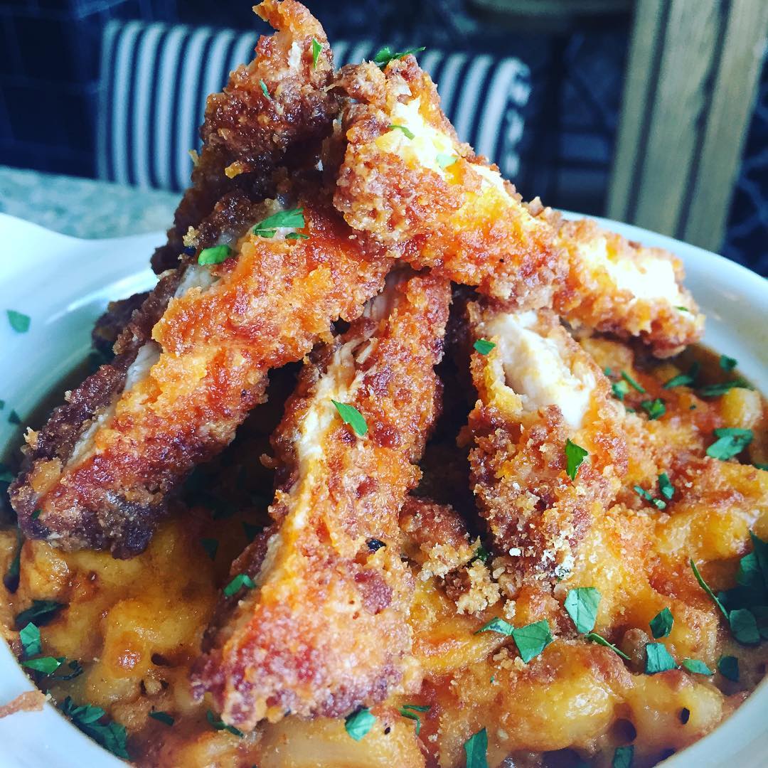 Buffalo chicken mac & cheese