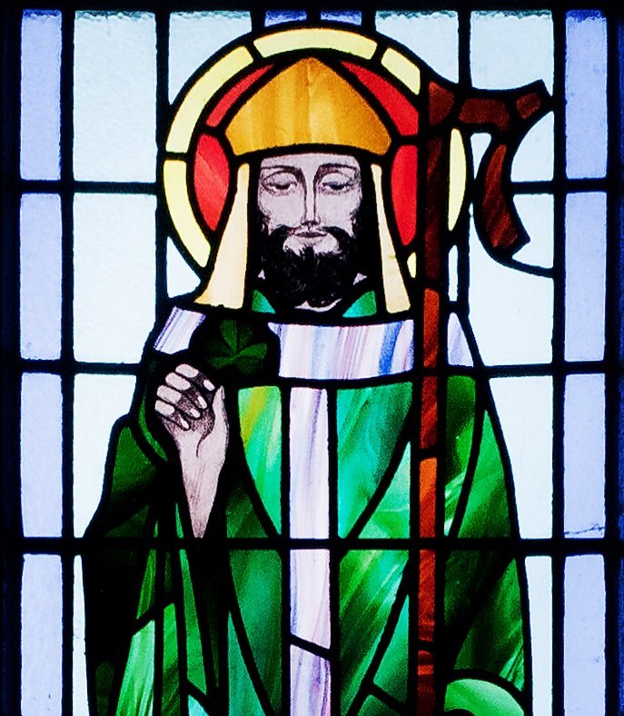 St. Patrick’s Day @localwhiskeybar beginning at 7am! We will be featuring an Irish Breakfast that includes eggs, rashers, breakfast sausage, Irish Soda Bread, and beans. Served from 7am till noon!! ••• We will also be featuring an array of Irish themed co